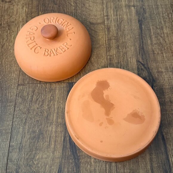Boston Warehouse Original Terra Cotta 4-Bulb Garlic Baker Onion Roaster Tortilla - Picture 3 of 6